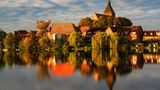 Morgenimpression in der Möllner Altstadt am Schulsee