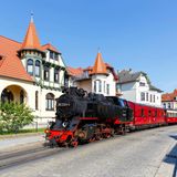 Dampfzug der Bäderbahn Molli Eisenbahn Bahn Dampflokomotive in Bad Doberan,Deutschland.