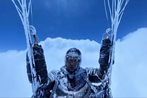 Qilian-Hochgebirge: Extreme Aufwinde: Gleitschirmflieger in China auf über 8000 Meter Höhe gesogen