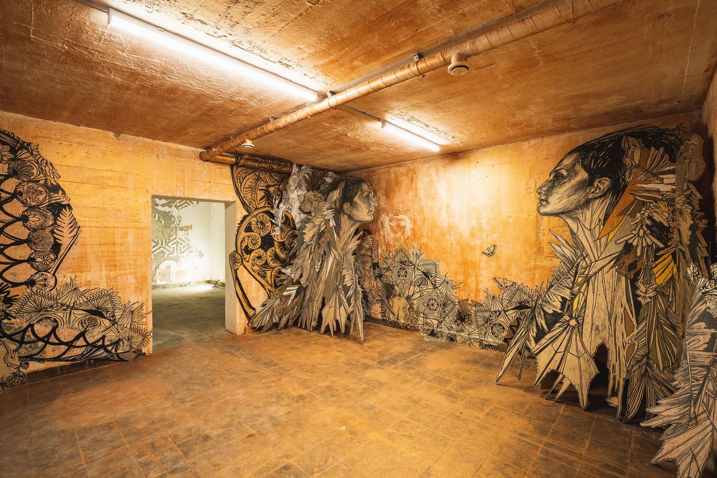 MUCA München: Kunst im Bunker An den Wänden eines Bunkers ist ein Kunstwerk zu sehen