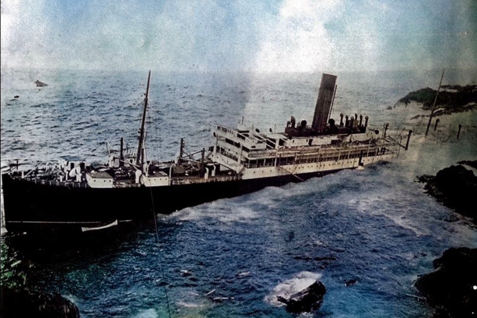 Ein Passagierdampfer ist 1909 auf Klippen aufgelaufen 1.4903