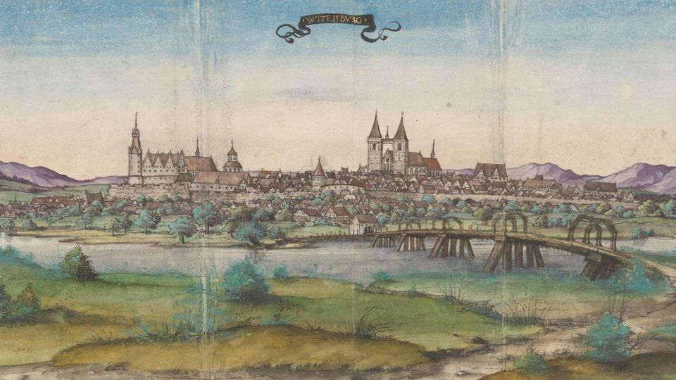 Am 13. Juni 1525 inmitten der gewaltvollsten Phase des Bauernkrieges schließen der reichsweit bekannte Reformator Martin Luther und die bis zu ihrer Flucht aus dem Kloster in Abgeschiedenheit lebende einstige Nonne Katharina von Bora den Bund der Ehe. Zwei Wochen später feiert das Paar seine Hochzeit in Wittenberg mit einem Fest, zu dem sogar der sächsische Kurfürst und der Rat der Stadt reiche Gaben beisteuern
