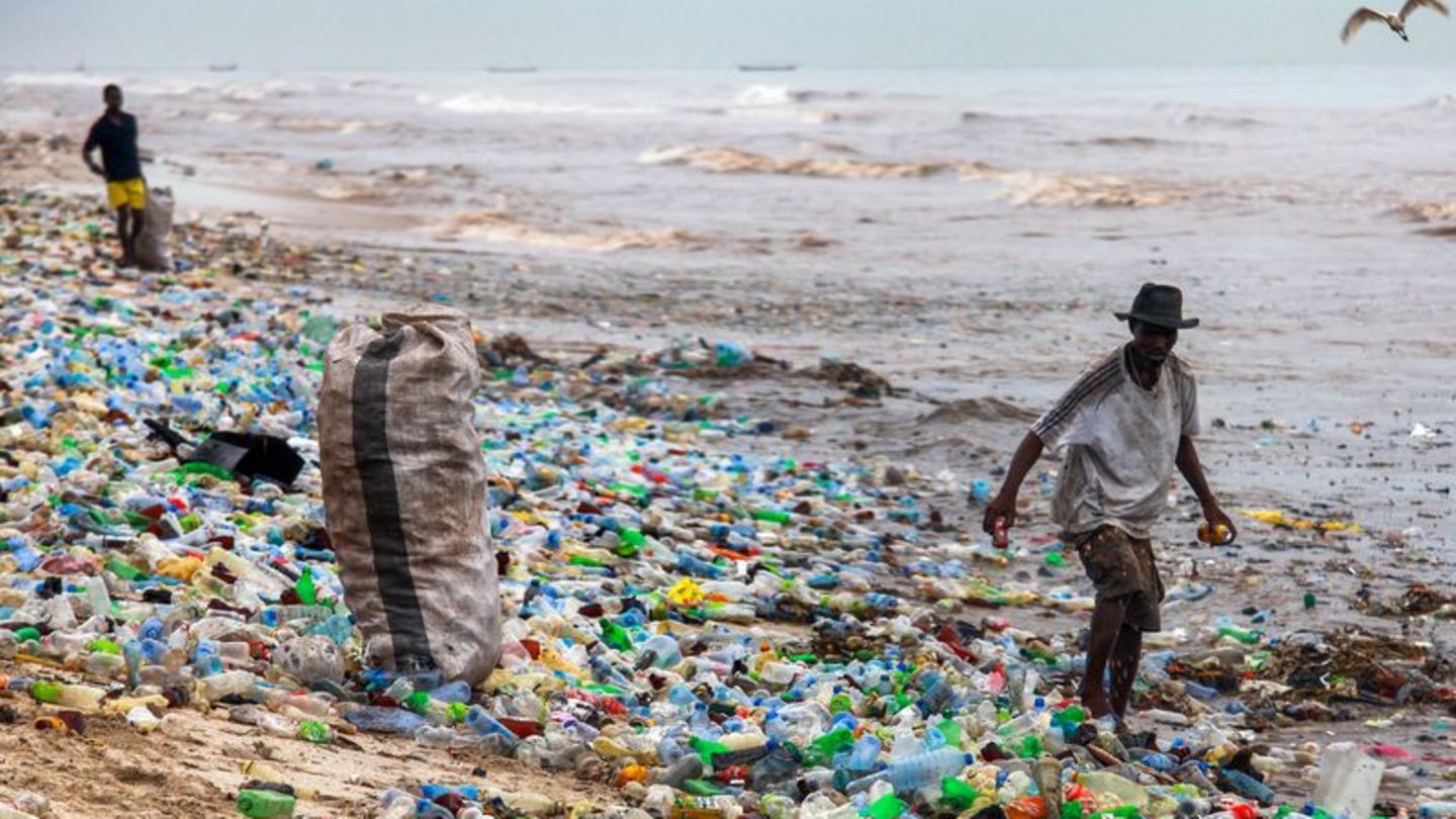 Plastikmüll am Strand
