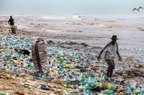 Plastikmüll am Strand