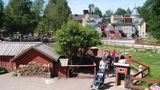 Häuser und Spielplatz im Freizeitpark "Astrid Lindgrens Värld"