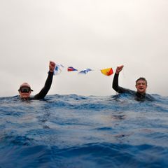 "Point Nemo" liegt wirklich am Ende der Welt: mitten im Pazifik, die ISS ist ihm mitunter näher als jede Landmasse. Chris Brown und sein Sohn haben es trotzdem dorthin geschafft