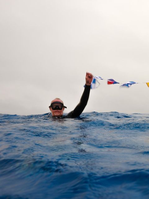"Point Nemo" liegt wirklich am Ende der Welt: mitten im Pazifik, die ISS ist ihm mitunter näher als jede Landmasse. Chris Brown und sein Sohn haben es trotzdem dorthin geschafft