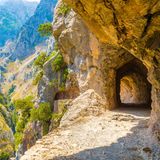 Höhlentunnel an der Ruta del Cares