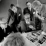 Eine Delegation um den deutschen Bundeskanzler Willy Brandt (Mitte) reist am 11. April 1970 nach Florida, um dem Start der US-Mondmission "Apollo 13" beizuwohnen