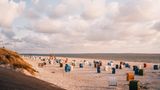 Wyk, Strandkörbe am Strand Nordseeinsel Föhr