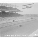 Duell Rennwagen gegen Flugzeug