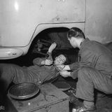 Milli Bau in einer Autoreparaturwerkstatt