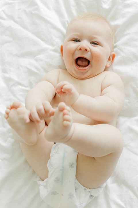 Ein Baby mit drei verschiedenen Ausdrücken