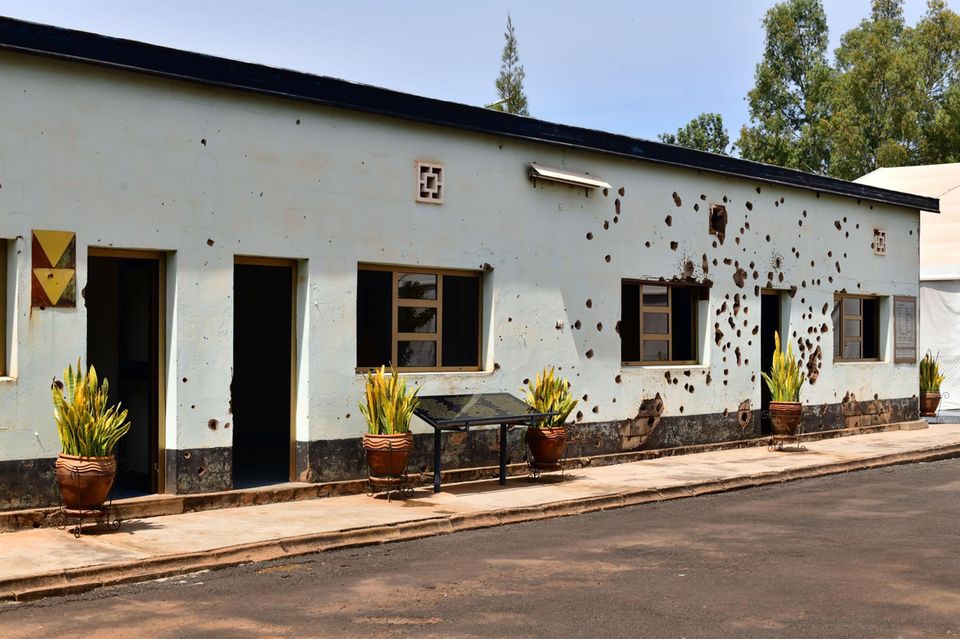 In der ruandischen Haupstadt Kigali wurden während des Völkermords 1994 zehn belgische Blauhelmsoldaten getötet. Heute erinnert eine Gedenkstätte an sie