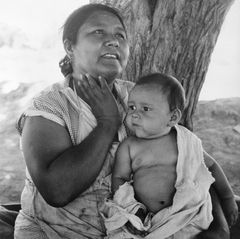 Mexikanische Mutter mit ihrem Kind 1935 in Kalifornien