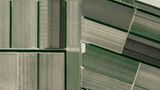 Jeden Frühling erblühen die Tulpenfelder in Lisse in den Niederlanden von März bis April – Satellitenbilder fangen diese farbenprächtige Verwandlung eindrucksvoll ein.