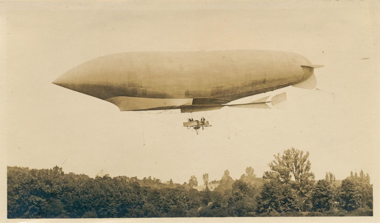 Gefährliche Luftschiffe Frühes Luftschiff aus Frankreich