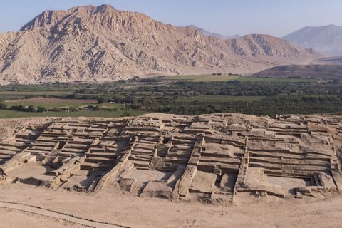 Archäologie: Forschende legen 3500 Jahre alte Stadt in Peru frei