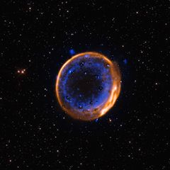 Supernova: Erstmals fotografiert: Diese Animation zeigt einen zweifach explodierten Stern