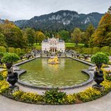 Schloss Linderhof, Blick vom Park zum Schloss