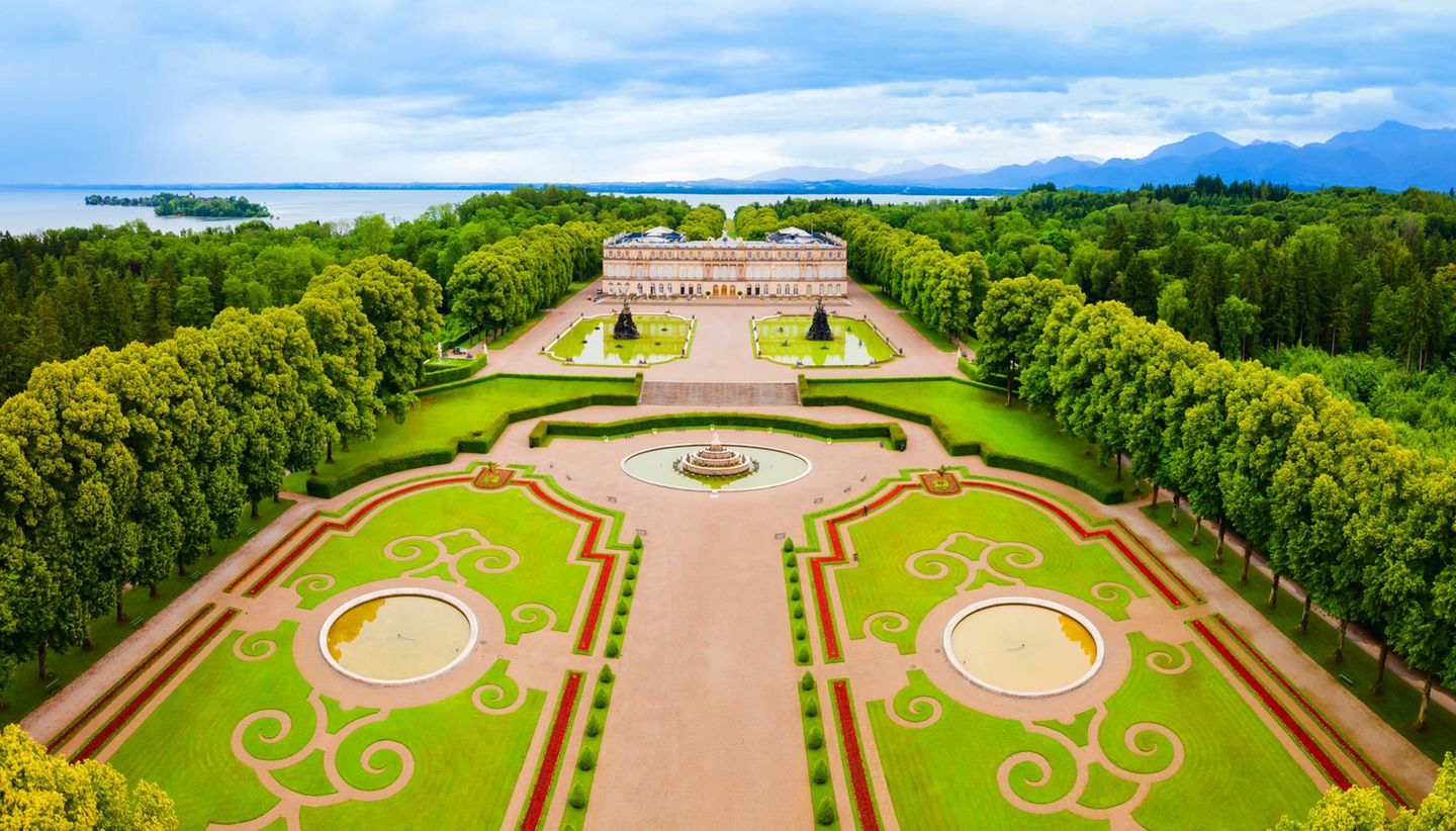Herrenchiemsee: Versailles lässt grüßen Schloss Herrenchiemsee aus der Vogelperspektive