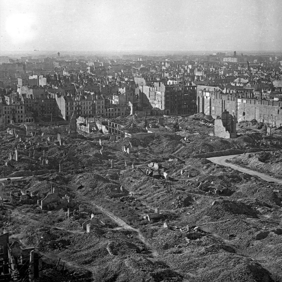 das zerstörte Warschau, 1945