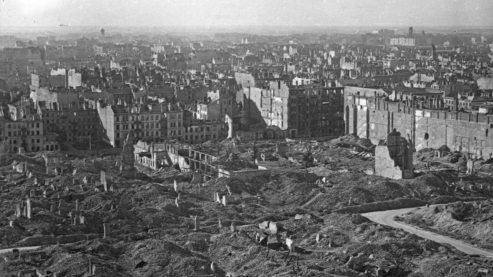 das zerstörte Warschau, 1945