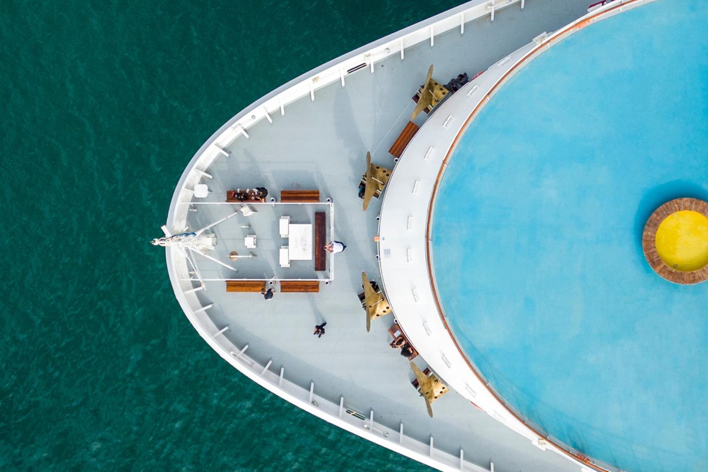 Aus der Luft sähen alle Buge gleich und doch verschieden aus, sagt Fotograf Kostiuk. "Sie haben alle ihre eigene Symmetrie und zeigen an Deck viele interessante Details, die jedes Schiff einzigartig machen."
