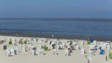 Ausblick über den Badestrand mit Strandkörben, Norden-Norddeich
