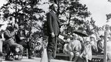 Präsident Calvin Coolidge spricht bei der Einweihung des Mount Rushmore National Memorial, 1927
