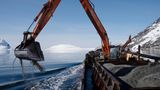 Bagger im grönländischen Kobbefjord
