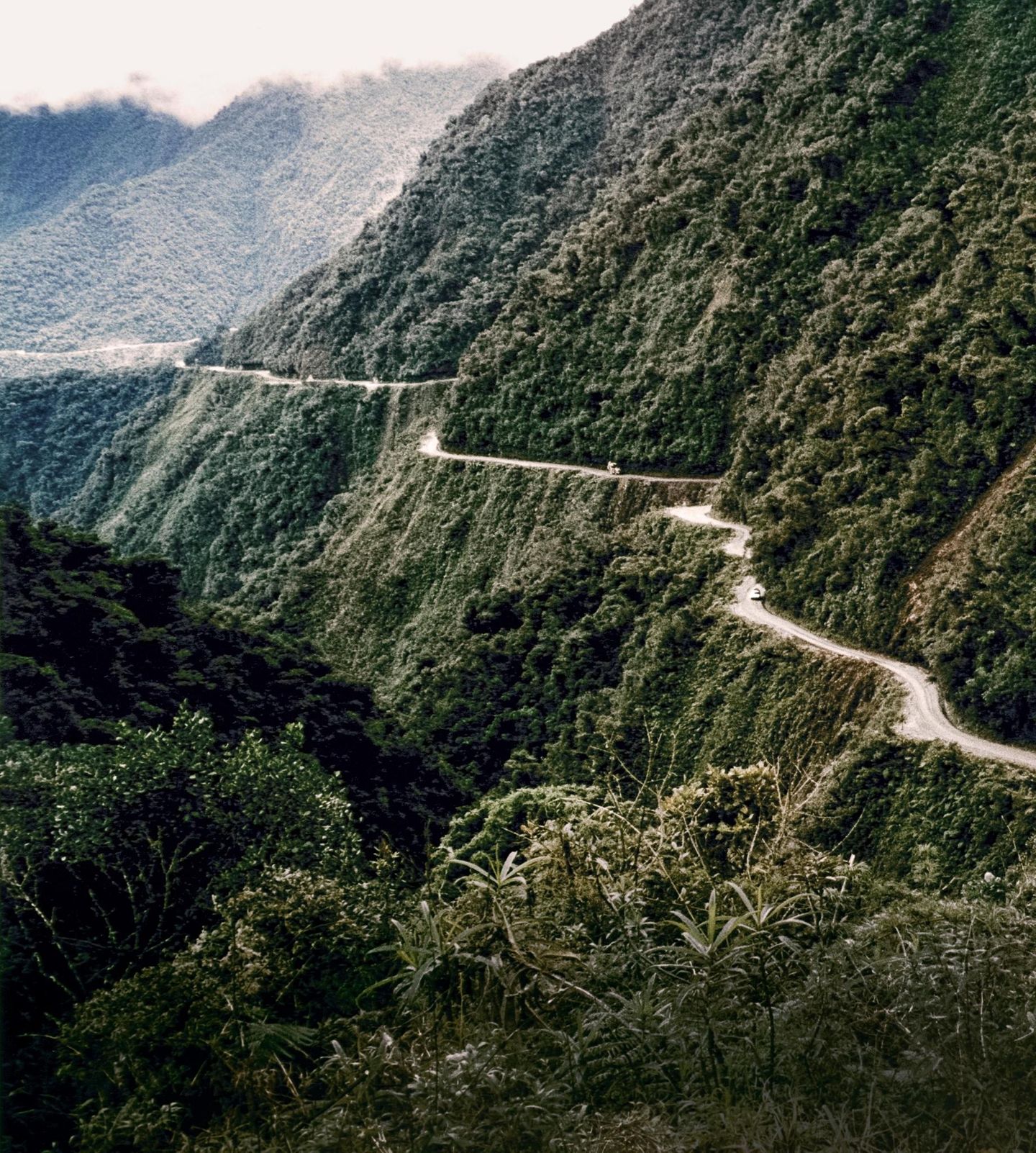 Über die Grenze Straße in Bolivien
