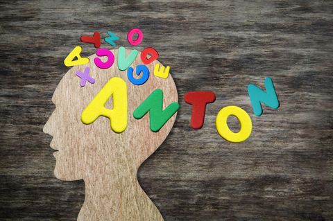 Viele Buchstaben, ein Favorit: Unser Gehirn bevorzugt, was ihm vertraut erscheint – wie die Buchstaben des eigenen Namens. 