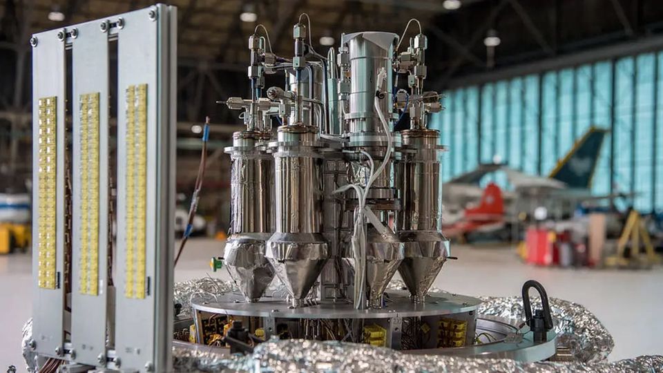 Das Kilopower Experiment in einem Hangar der NASA 