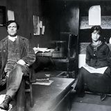 Amedeo Modigliani and Jeanne Hebuterne sitzen in einem Zimmer