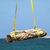 Große Statue wird aus dem Mittelmeer vor Ägypten mit einem Krank geborgen