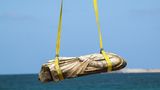 Große Statue wird aus dem Mittelmeer vor Ägypten mit einem Krank geborgen