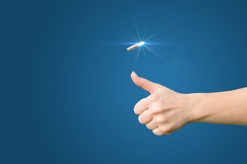 Liegen die Chancen 50 zu 50 – oder gibt es eine minimale "taumelnde Asymmetrie"? 