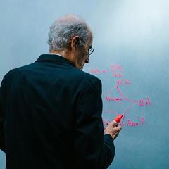 Edward Witten hat die Physik seit den 1980ern wie kaum ein anderer geprägt. Doch was die Stringtheorie über die Natur berichtet, ist selbst für ihn schwer zu akzeptieren