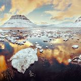 Winterlicher Blick auf den Berg Kirkjufell, Snæfellsnes, Island