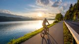 Radfahrer am Millstättersee in Kärnten