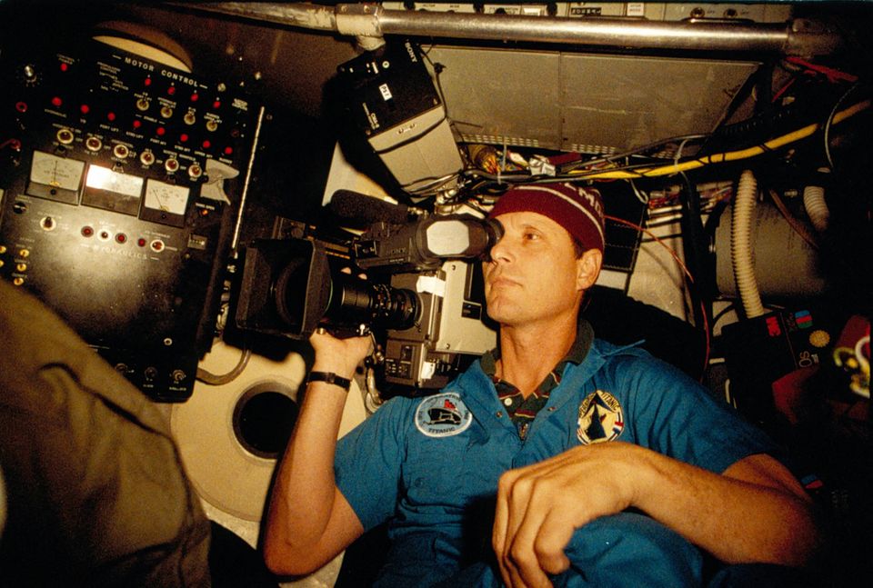 Dr. Robert Ballard Dr. Robert Ballard