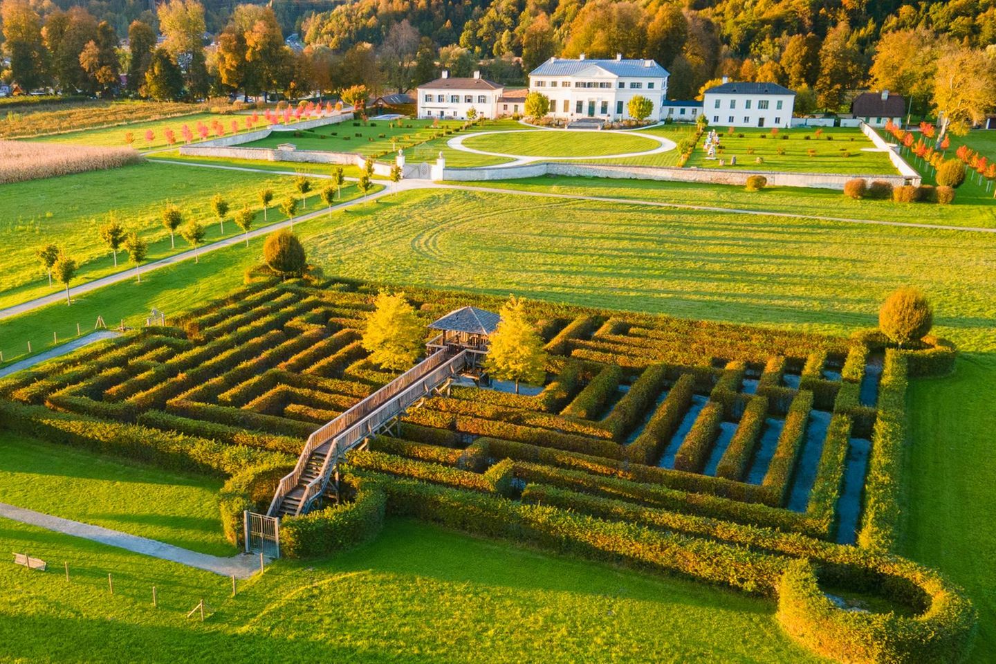 Schloss Rosegg mit Labyrinth