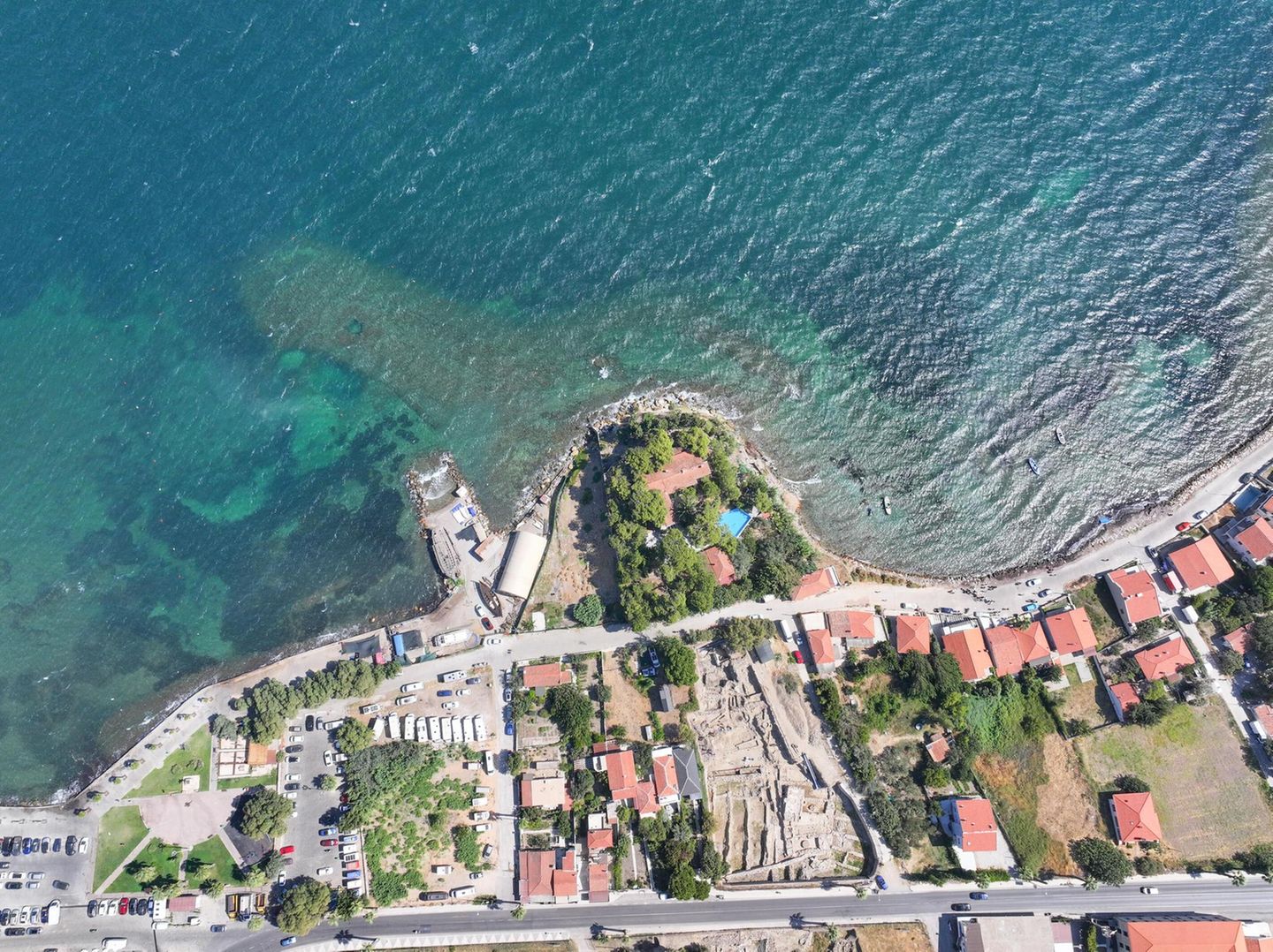 Luftaufnahme von Liman Tepe, eine archäologische Stadt in der Türkei