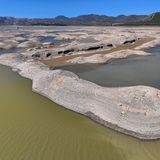 Luftaufnahme des Tahtali-Staudamms, eine Quelle für die Wasserversorgung in Izmir, in der Türkei