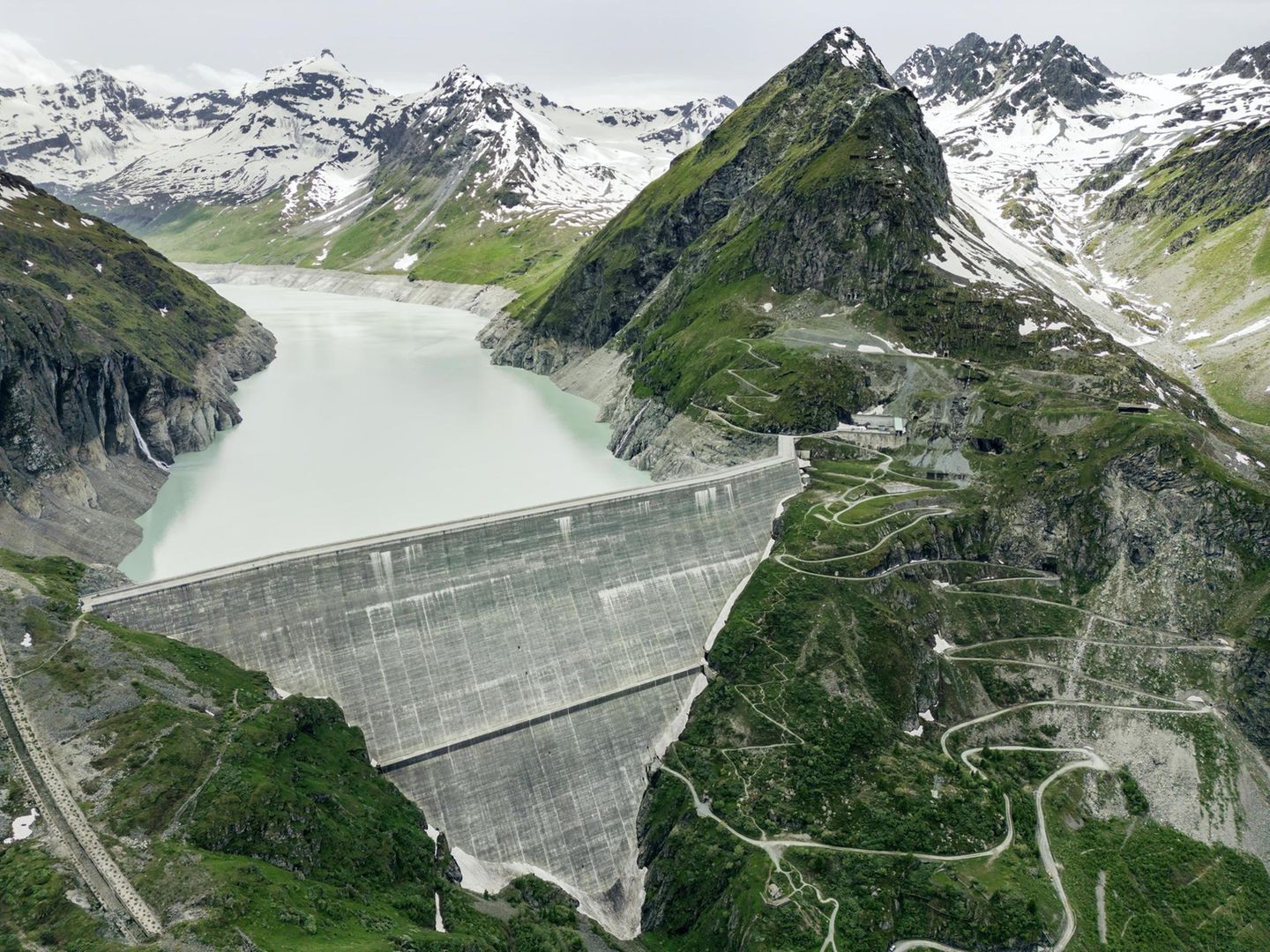 Lac des Dix Lac des Dix Staudamm in den Schweizer Bergen