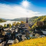 Vineyards and town, St. Peters Parish Church and church ruins of Werner Chapel and Stahleck Castle, Bacharach, Upper Middle Rhine Valley, UNESCO World Heritage Site, Rhine, Rhineland-Palatinate, Germany