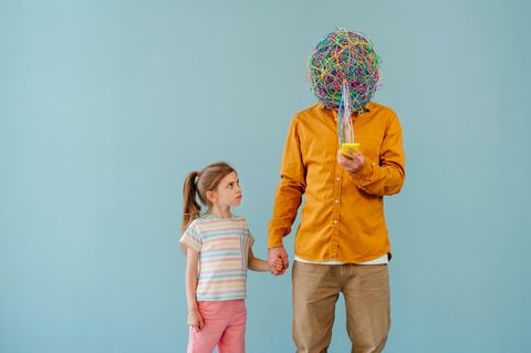 Das Smartphone gilt als Aufmerksamkeitsfresser. Dabei vergessen wir leicht: Abgelenkt waren Eltern auch früher schon