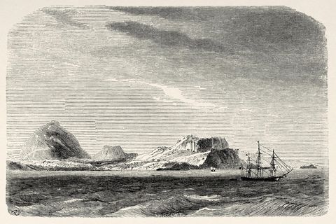 Historsiche Zeichnung einer Bucht mit einem Segelschiff, im Hintergrund eine Felsformation
