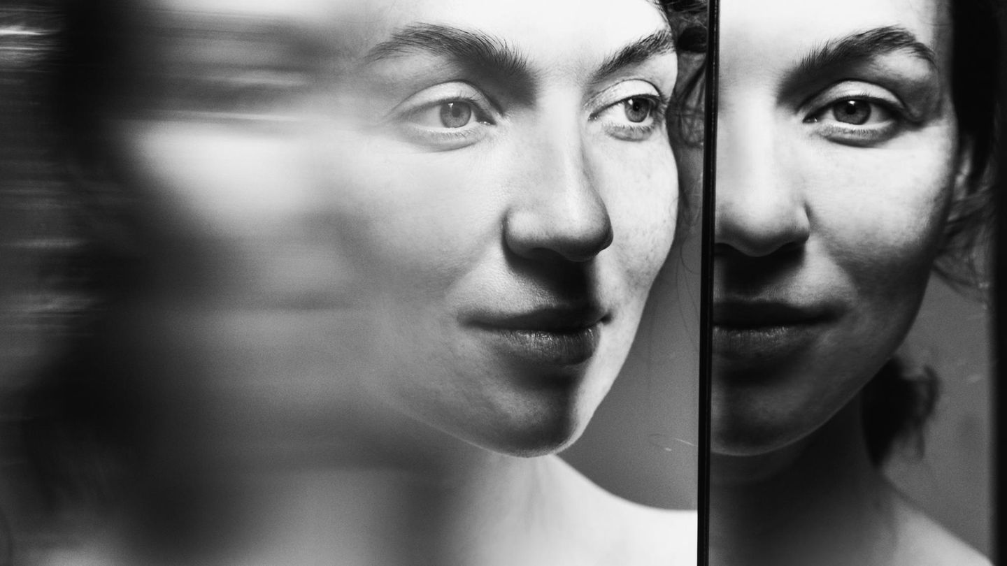 Mere-Exposure-Effekt-Warum-wir-uns-im-Spiegel-sch-ner-finden-als-auf-Fotos